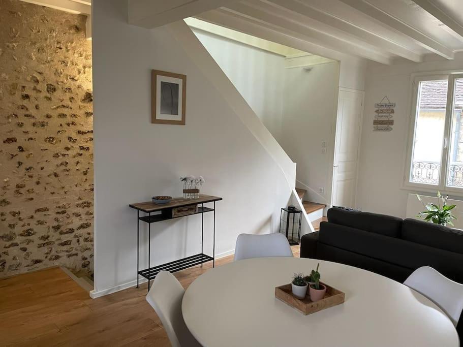 Tiny Paradise - 2 Bedrooms Apartment Montigny-sur-Loing Luaran gambar